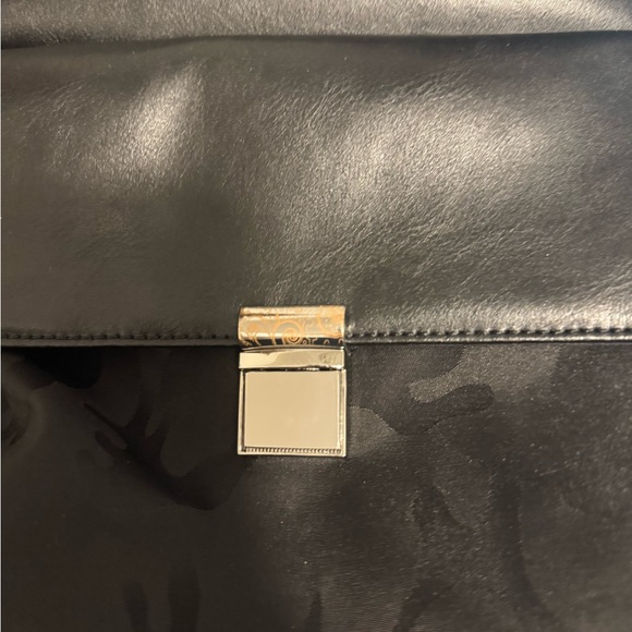 ROBERT GRAHAM BLACK WITH BLUE LINING FAUX LEATHER BACKPACK - Picture 7 of 8